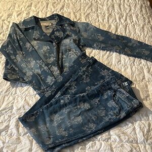 Idyllwind Blue Floral Denim Jacket and Jeans. Known as the Texas Tuxedo